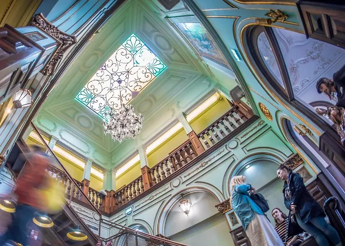 Sant Jordi s LisbonHostel